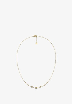 Feine goldene Halskette mit sieben gleichmäßig verteilten runden klaren Edelsteinen, mittlerer Stein etwas größer, Karabinerverschluss mit kleinem Anhänger.