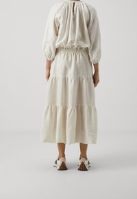 DRYKORN Vardagsklänning - off-white