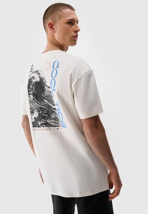 4F - T-shirt z nadrukiem