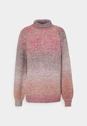 Gruby golfowy sweter z długimi rękawami, wykonany z dzianiny o gradientowym połączeniu różowych, szarych i pomarańczowych odcieni.