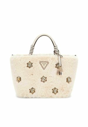 Borsa a tracolla in pelliccia artificiale crema con decorazioni floreali, accessori in argento e una placca con il logo. Presenta una forma strutturata e manici doppi.