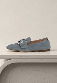 Επιλέχθηκε, jeans