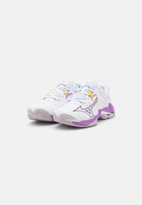 Mizuno WAVE LIGHTNING Z8 - Volleyballsko - white/patrician purple/quince
