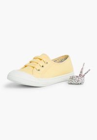 Pisamonas Scarpe primi passi - amarillo