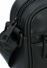 Replay MINI - Skuldertasker - black