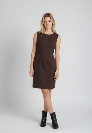 CON CUELLO REDONDO Y BOLSILLOS - Vestido de tubo - granate