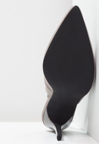 New Look Decolleté - grey