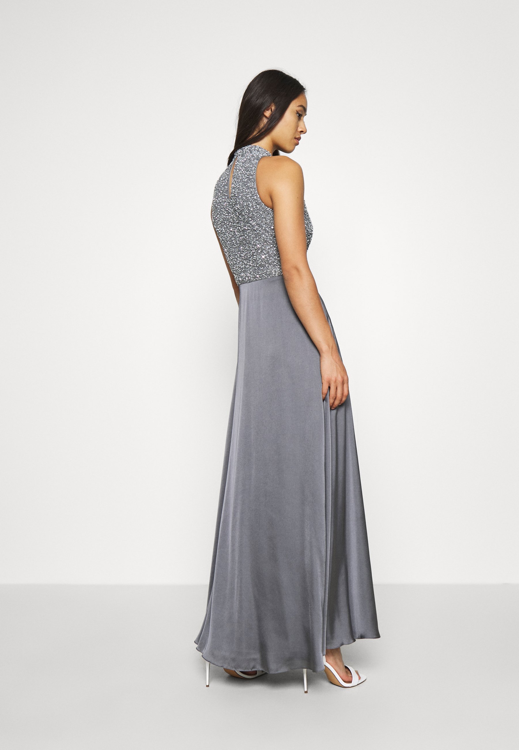 robe gris foncé