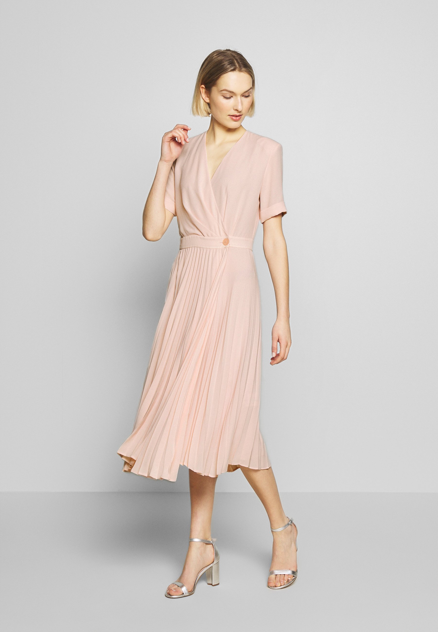 Riani Cocktailkleid Festliches Kleid Powder Nude Zalando At 