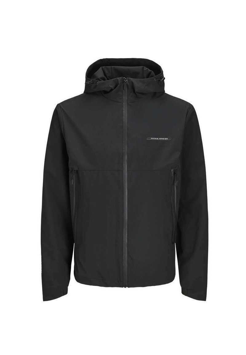 Veste noire imperméable avec fermeture éclair à l'avant, capuche réglable, deux poches latérales et un logo sur la poitrine. Texture lisse et design moderne.