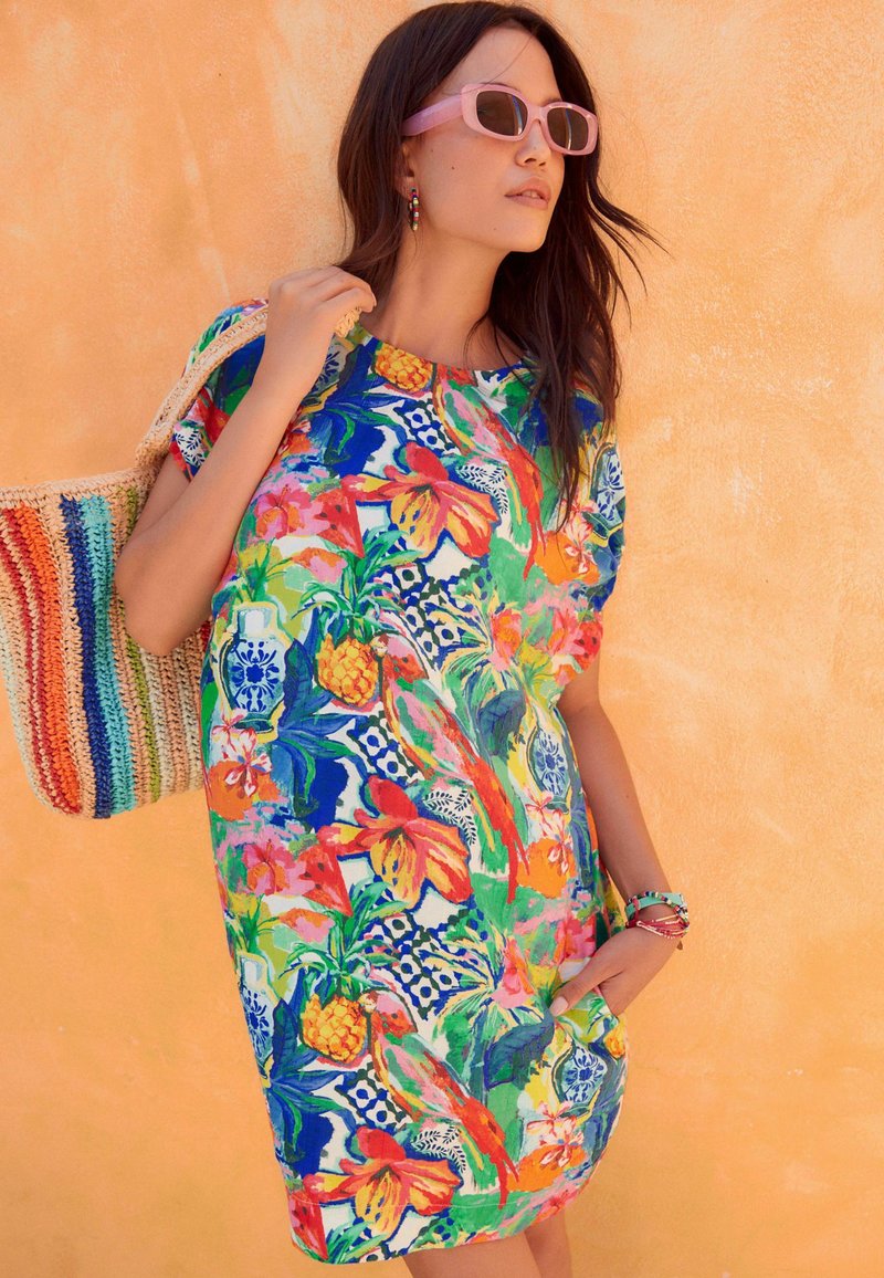 Next - GATHERED SHORT SLEEVE BOXY REGULAR FIT - Vestito estivo - tropical print, Ingrandire