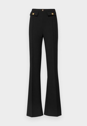 Pantaloni svasati neri realizzati in un tessuto liscio. Presentano una vita alta, dettagli con bottoni dorati e alette sui taschini laterali. Fit su misura.