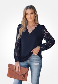 Unselected, dark blue