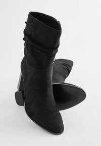 Next FOREVER COMFORTÂ® HEELED SLOUCH MIDI BOOTS - Højhælede støvler - black