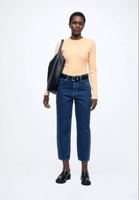 Marc O'Polo DENIM T-SHIRT, LSL, CREWNECK, RIB, SLIM FIT - Tops ar garām piedurknēm - bleached apricot