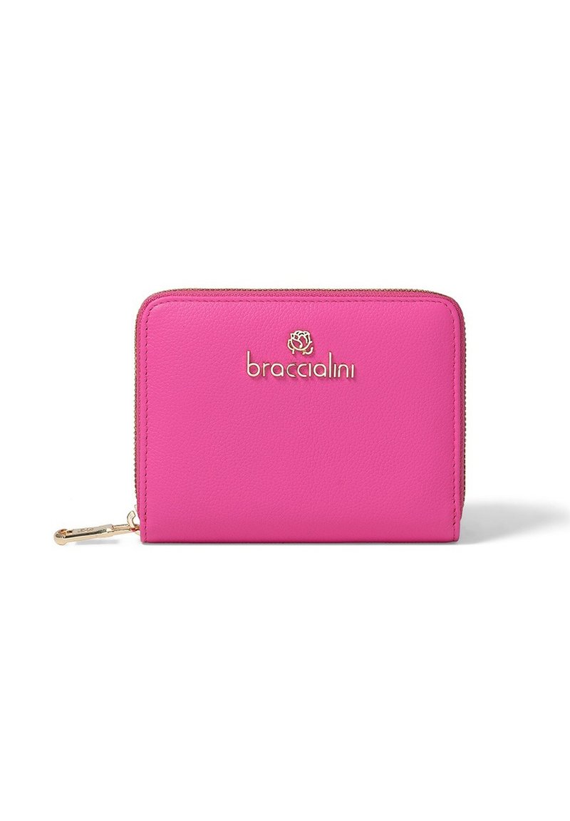 Roze leren portemonnee met een gouden logo, ritssluiting en een gladde textuur. Heeft afgeronde hoeken en een minimalistisch ontwerp.