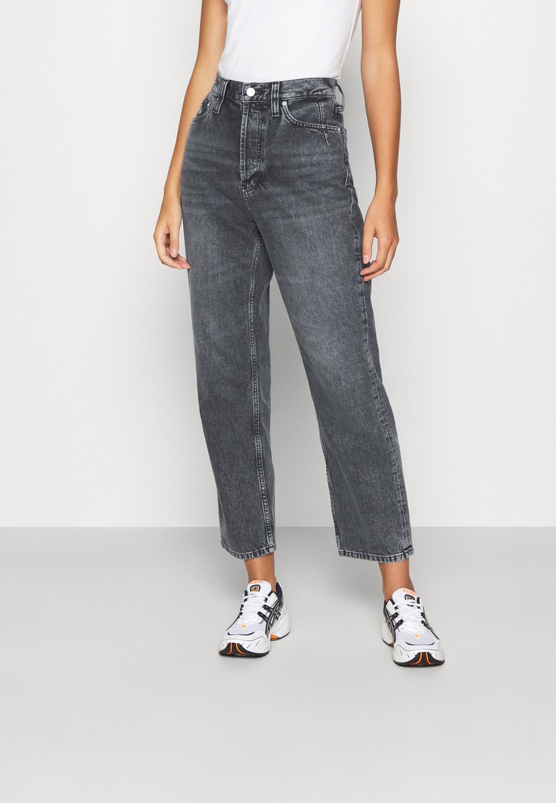 Calvin Klein Jeans DAD JEAN Vaqueros boyfriend washed black dart