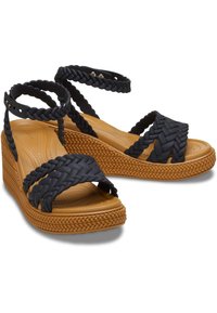Crocs - Sandały na koturnie
