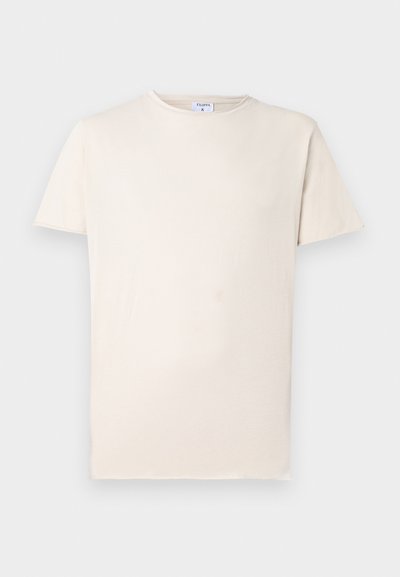 Camiseta de manga corta beige hecha de suave algodón, con un cuello redondo y un corte holgado. Textura sutil con detalles mínimos.