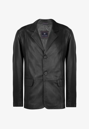 Blazer de cuero negro con solapa, dos botones y dos bolsillos frontales. Textura suave con sutiles detalles de costura.