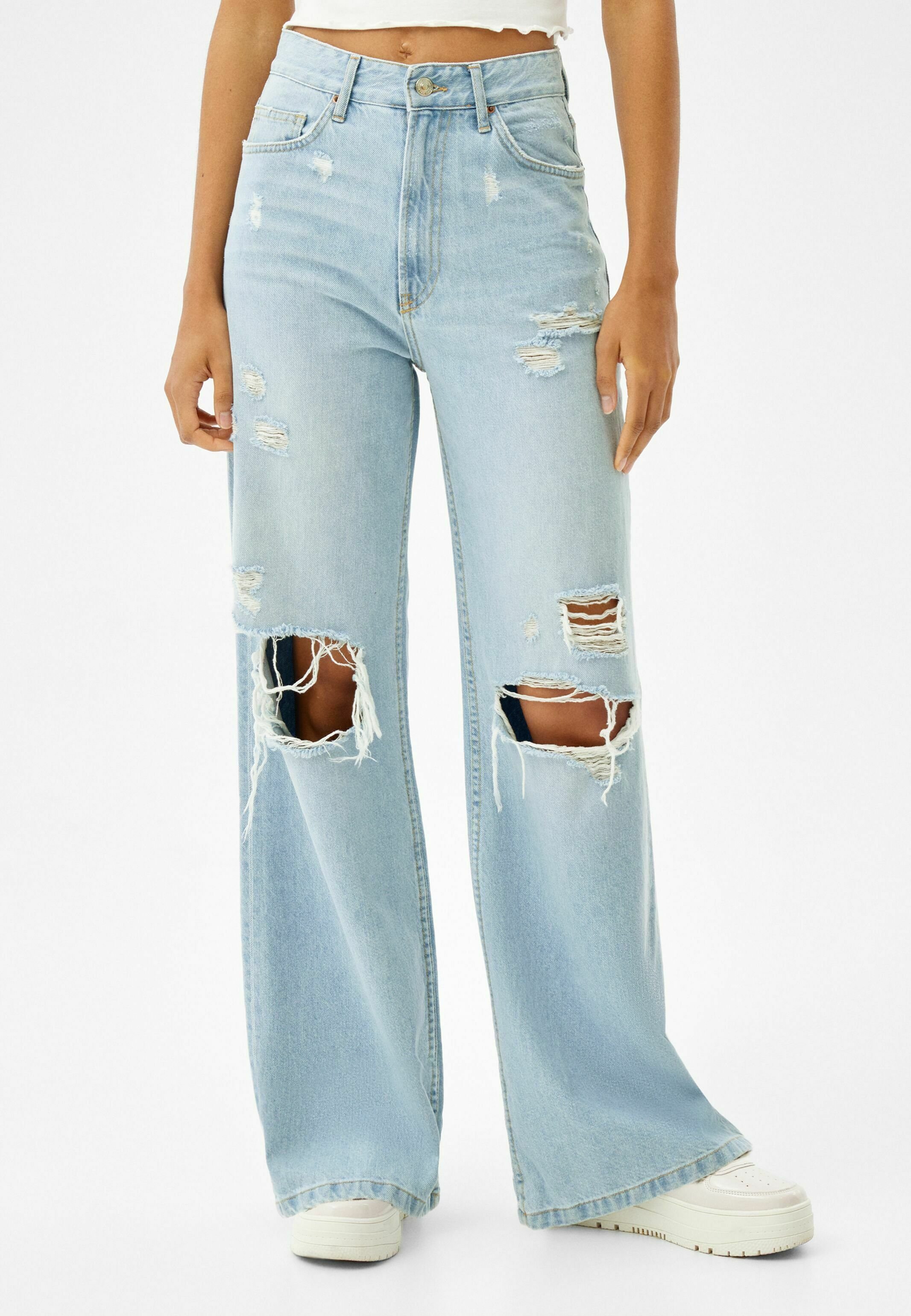 Bershka RIPPED WIDE LEG - Jeans a zampa - light blue denim/carta da  zucchero - Zalando.it