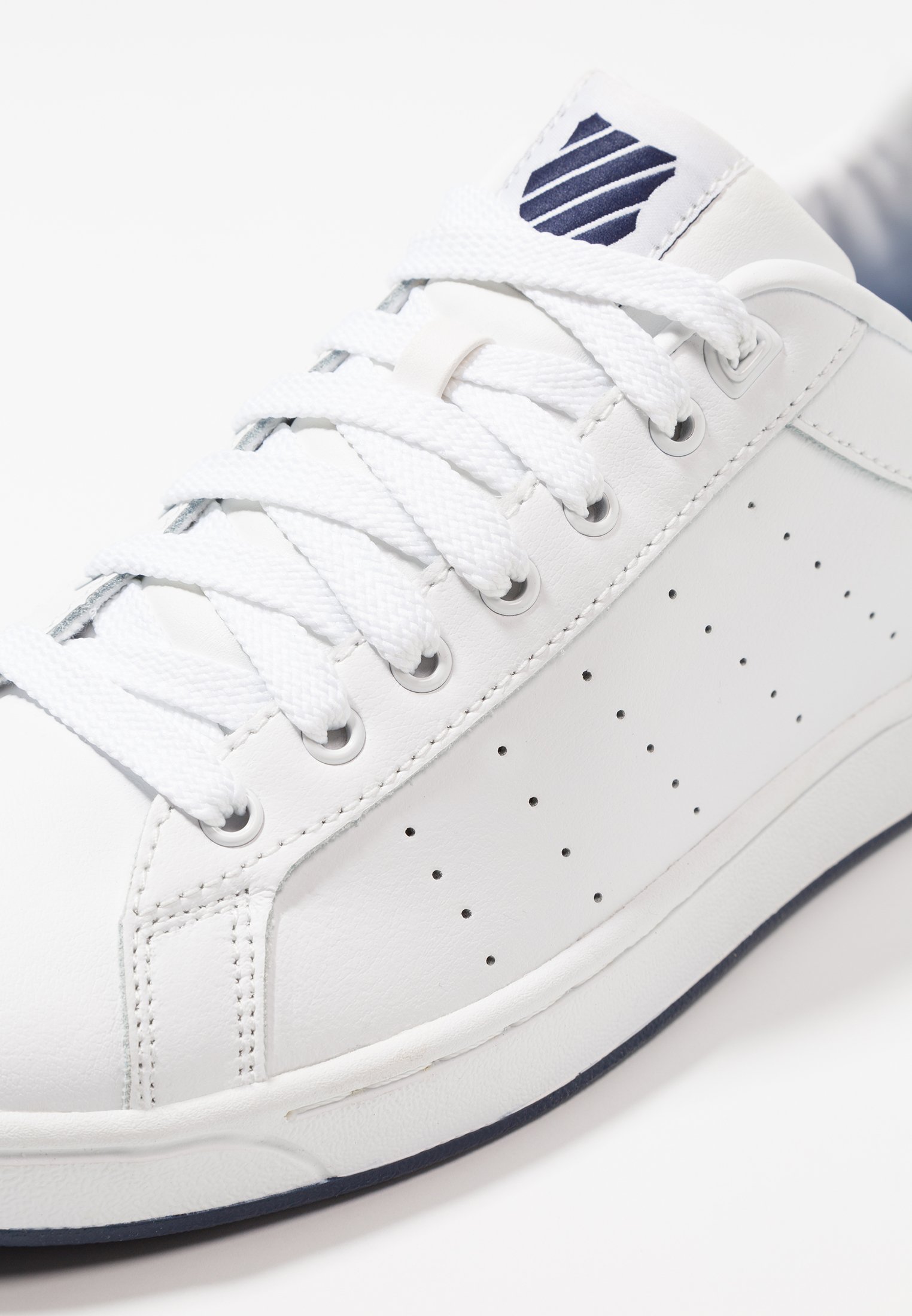 K SWISS CLEAN COURT Joggesko white Zalando.no K SWISS COURT SHIELD Joggesko whitenavy Zalando.no
