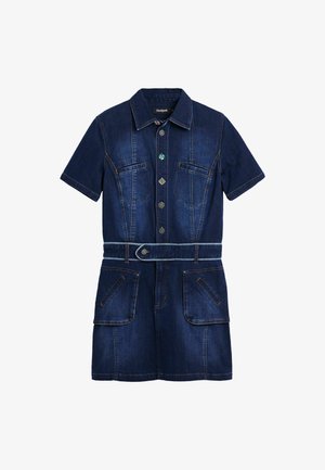 Denimkleid mit kurzen Ärmeln, Kragen, Knopfleiste, zwei Brusttaschen, tailliertem Gürtel und dunkler blauer Farbe mit kontrastierenden Nähten.