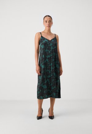CRINKLE SLIP - Cocktailkjole - green