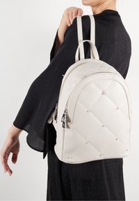 L'Atelier Du Sac ROSS - Mochila - almond