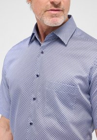 Eterna BEDRUCKTES -KURZARM MODERN FIT - Overhemd - blau