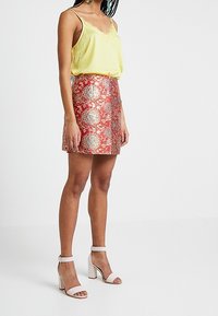 Saint Tropez Linne - yellow