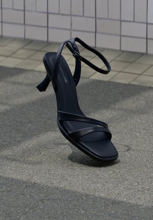 Riemensandalette - black