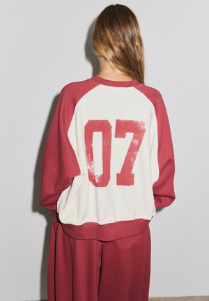 Stradivarius, CONTRAST CROPPED SWEATSHIRT - Sweatshirt - red
