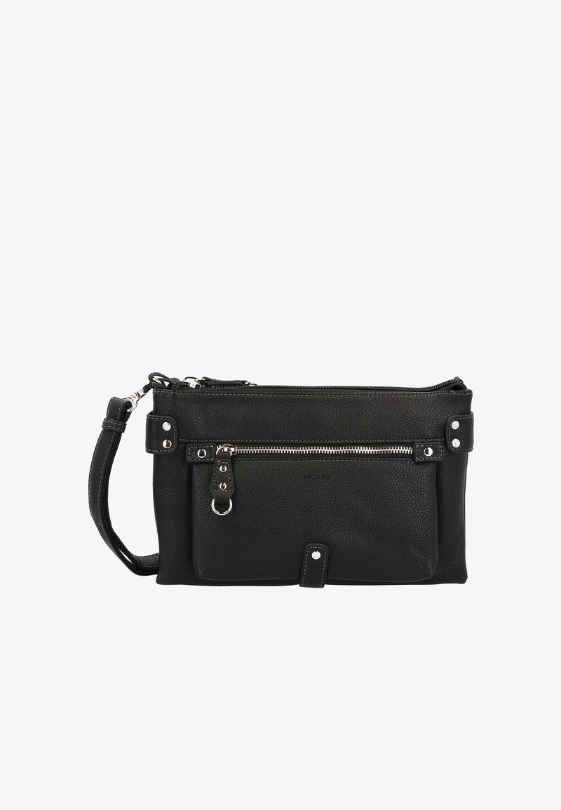 Schwarze Leder-Handgelenktasche mit Frontreißverschlusstasche, silberner Hardware und abnehmbarem Riemen auf weißem Hintergrund.