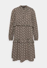 Mörkblommig klänning med långa ärmar, rund halsringning och lagerdesign. Har ett litet, upprepande mönster av rosa blommor på svart bakgrund.