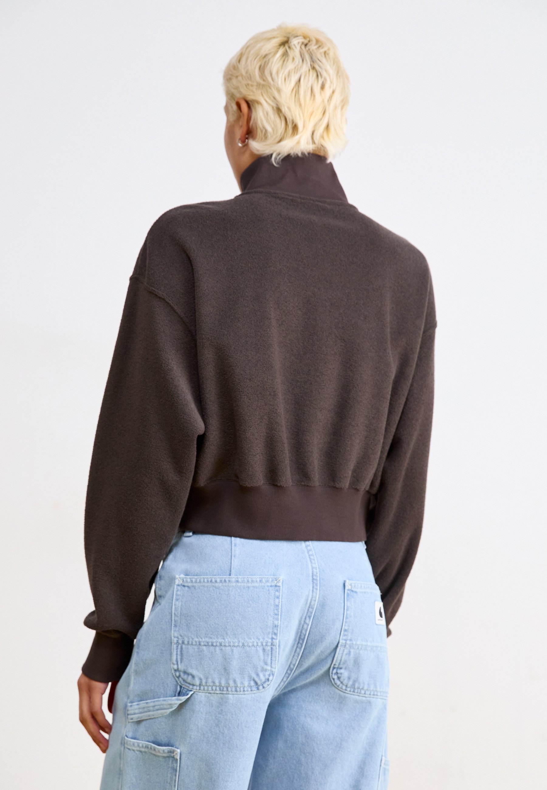 nike cropped fleece sweatshirt in earth brown