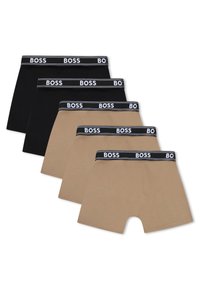 Πέντε ζευγάρια ανδρικά εσώρουχα σε μαύρο και δύο αποχρώσεις του μπεζ, με μαύρη μέση που φέρει το λογότυπο «BOSS» σε λευκό.