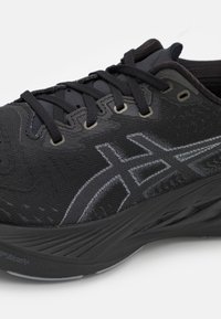 ASICS NOVABLAST 4 - Zapatillas running asfalto - black/graphite grey