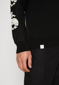 Makia Strickpullover - black