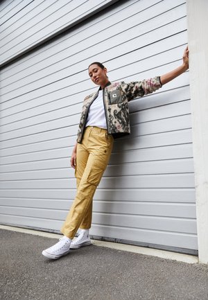 RELAXED PANT - Cargo trousers - dunescape