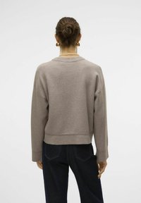 Vero Moda Strickpullover - moon rock