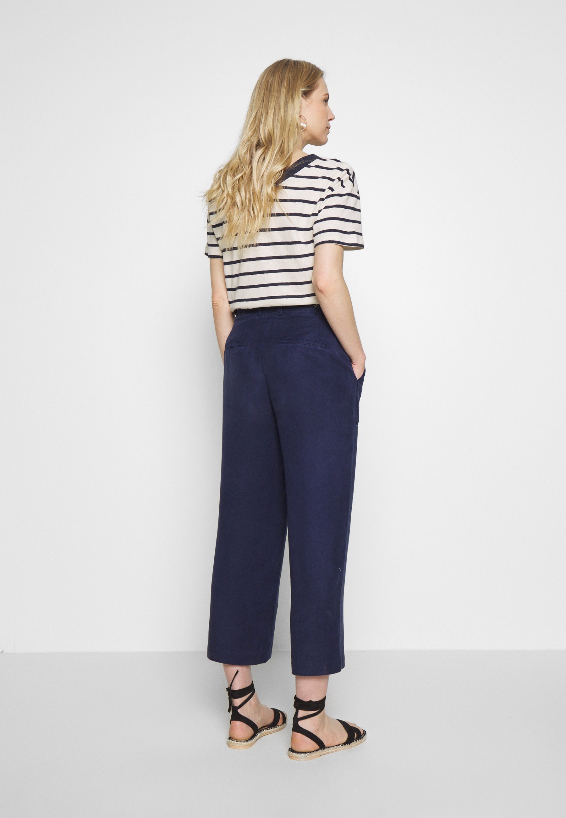 s.Oliver Bukse dark steel Zalando.no Culture CUANITTA PANTS - Bukse - blue iris