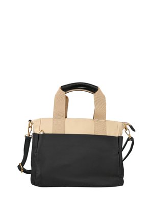 Bolso bicolor beige y negro con asas cortas beige, asa acolchada negra y correa de hombro negra desmontable con herrajes dorados.