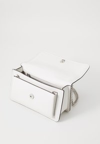 MICHAEL Michael Kors CLAIRE SHOULDER - Borsa a tracolla - optic white