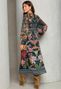 Lipsy Freizeitkleid - black floral