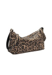 Tasche mit Leopardenmuster aus weichem Stoff, strukturierter Form, seitlichem Reißverschluss und einem kurzen schwarzen Tragegurt. Die dominierenden Farben sind Beige und Schwarz.