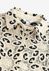 Next REGULAR FIT  - Nööpidega pluus - black ecru