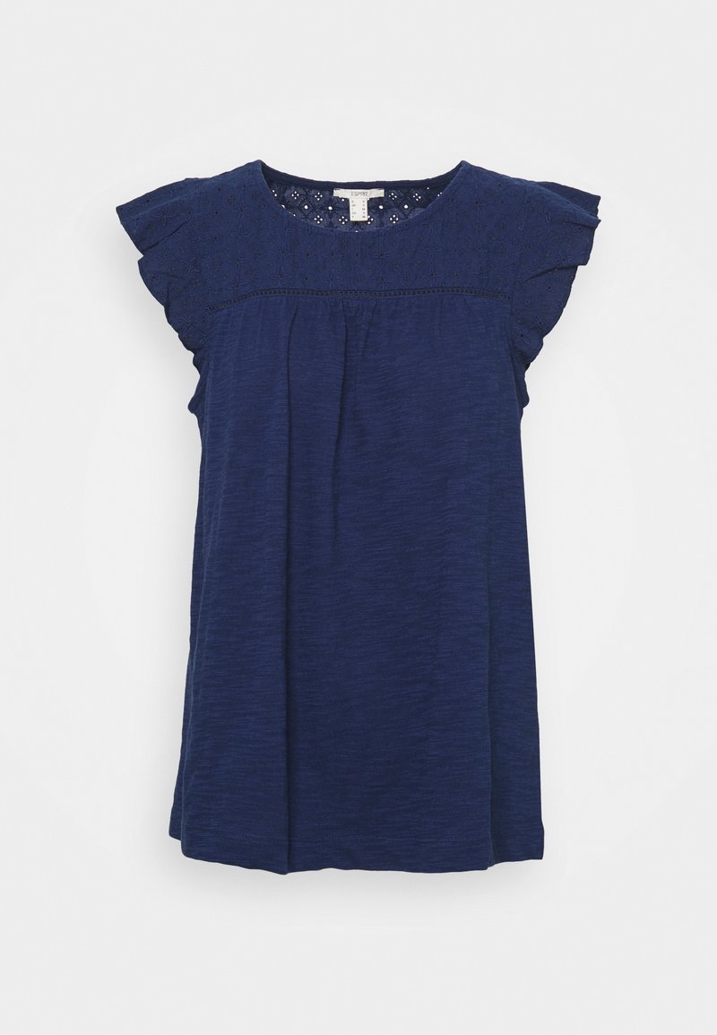 Navyblå topp med kort ärm och volanger, med en texturerad spetsdesign vid axlarna och en lös passform för komfort. Mjuk tygkvalitet och rund halsringning.