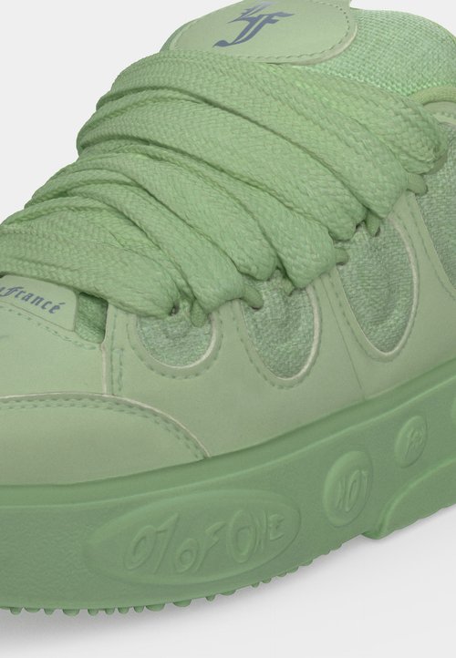 PUMA LA FRANCE JR UNISEX - Basketball shoes - pure green/gray sky — foto 7