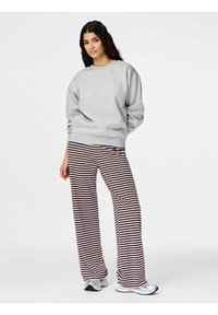 Nevybráno, hot fudge